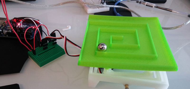 Hackaday Featured Project — "BRAINS CONTROLLING LABYRINTHS WITHOUT HANDS" 