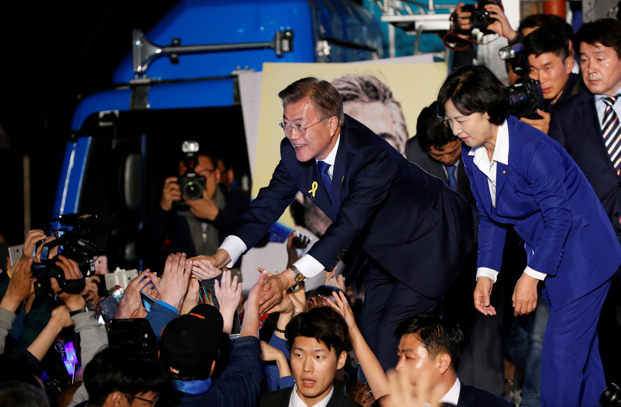 South Korea Elects Moon Jae-in, Who Backs Talks With North, as President