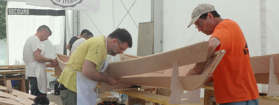 Stage  de construction de bateau en bois