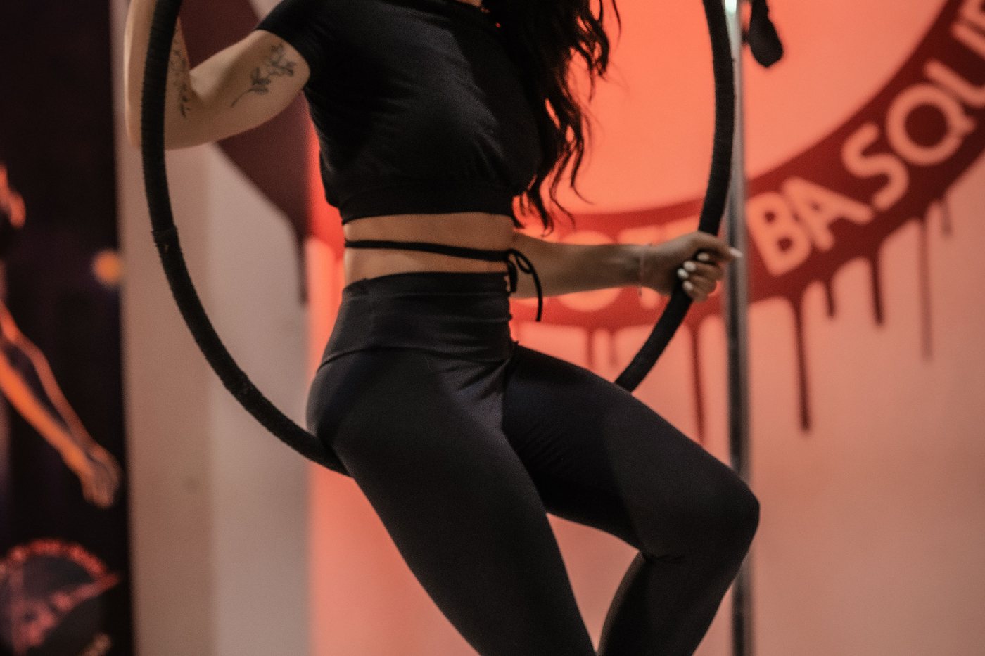 Cours de cerceau a&eacute;rien au studio Pole Dance C&ocirc;te Basque
