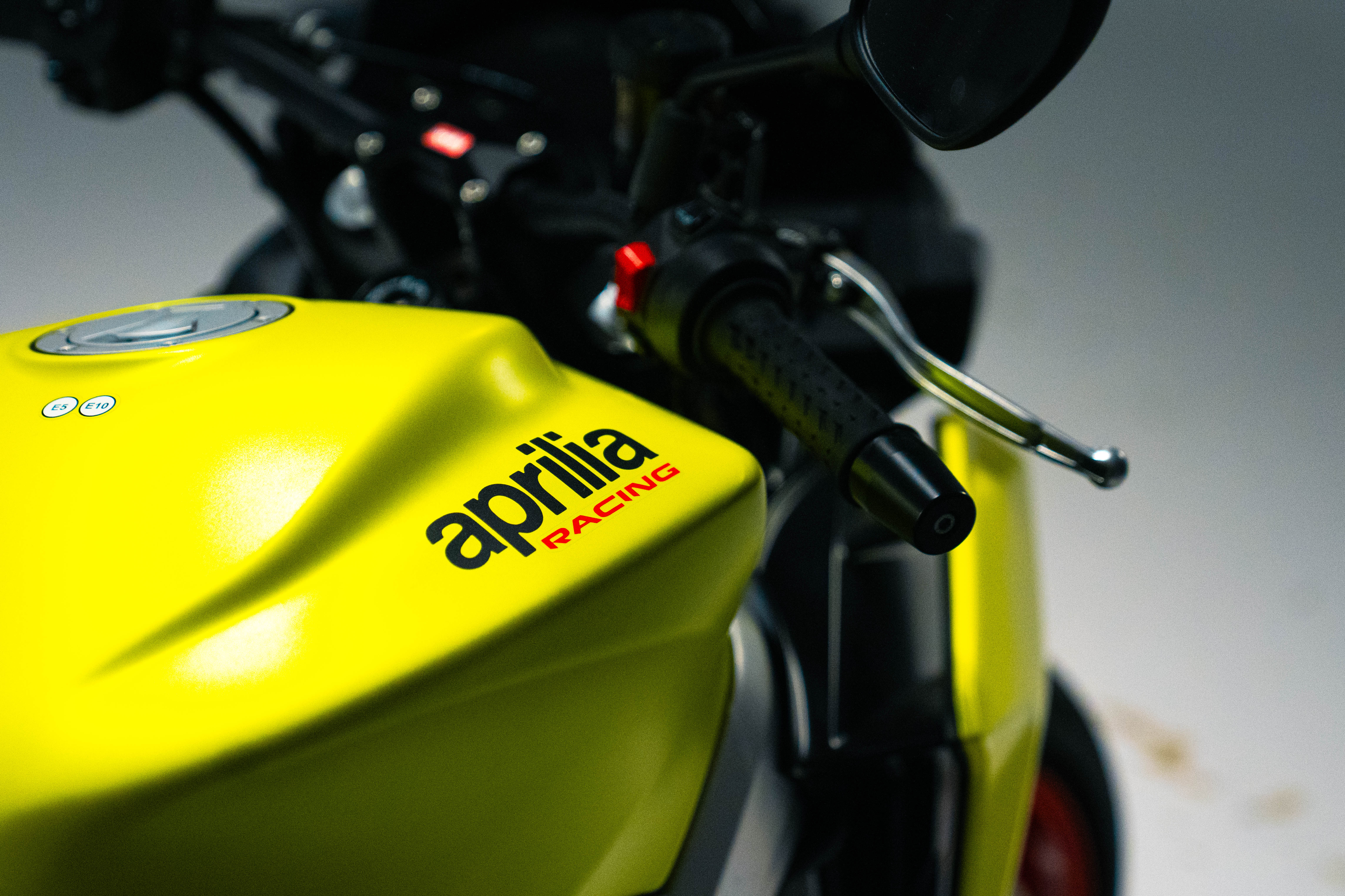 Aprilia Tuono 660 en movimiento