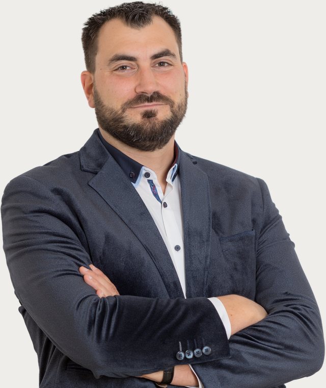 Portrait de Cyrille Moutarde, conseiller immobilier