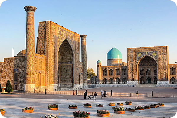 TRAVELER OF LOST CITY: UZBEKISTAN