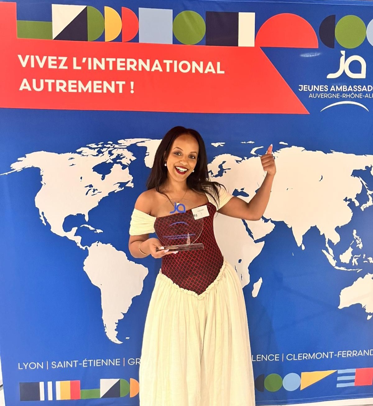 Tithitina Siged lauréate du trophée des jeunes ambassadeurs