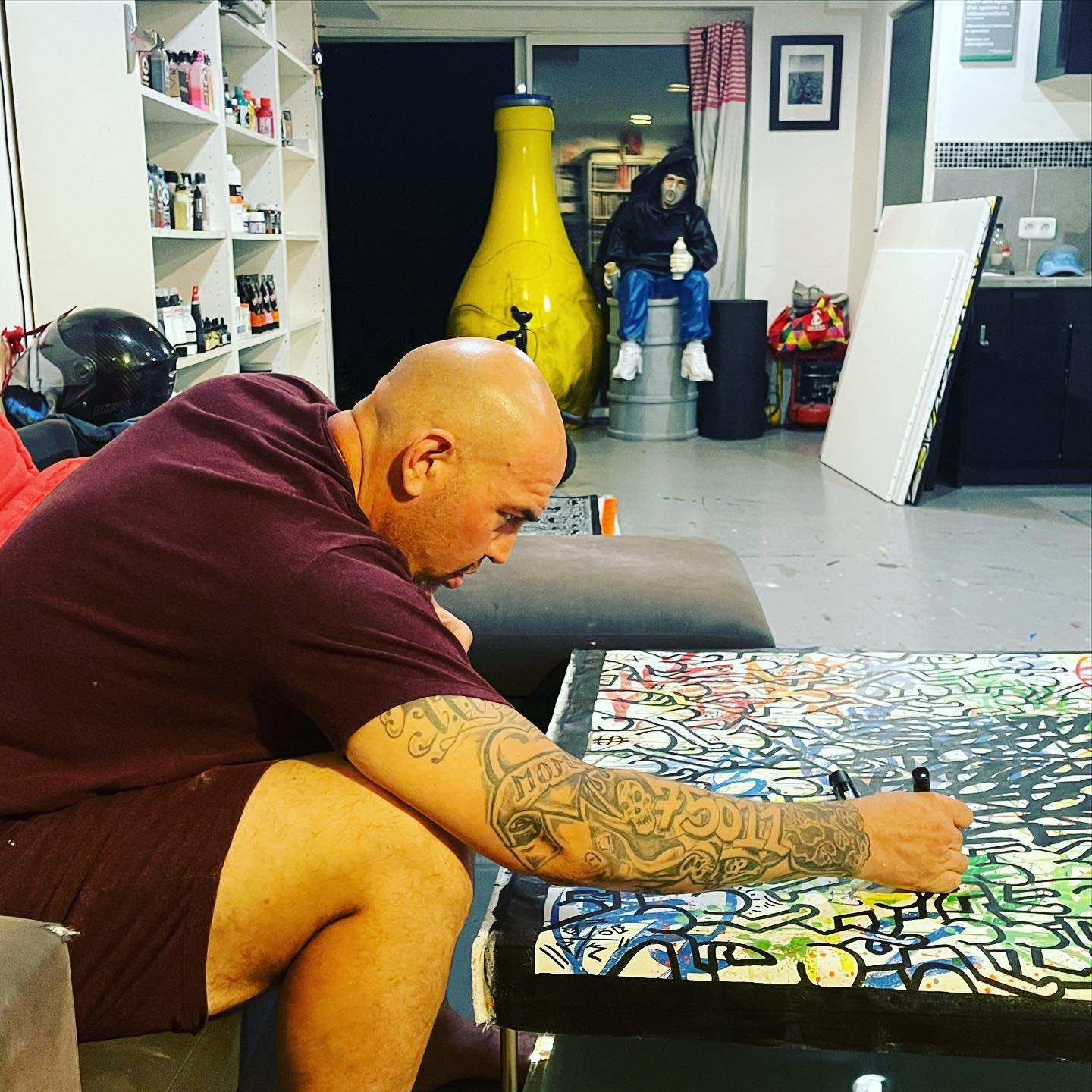 Retrouvez sa page : https://www.facebook.com/DOK-NWS-Artwork-270527759768974/