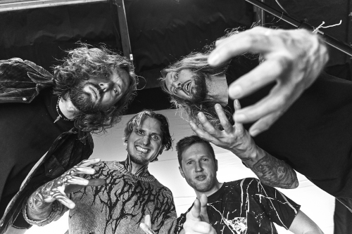 Bernth mit Mike Dawes, Charles Berthoud und Ola Englund live 2027 in Hamburg