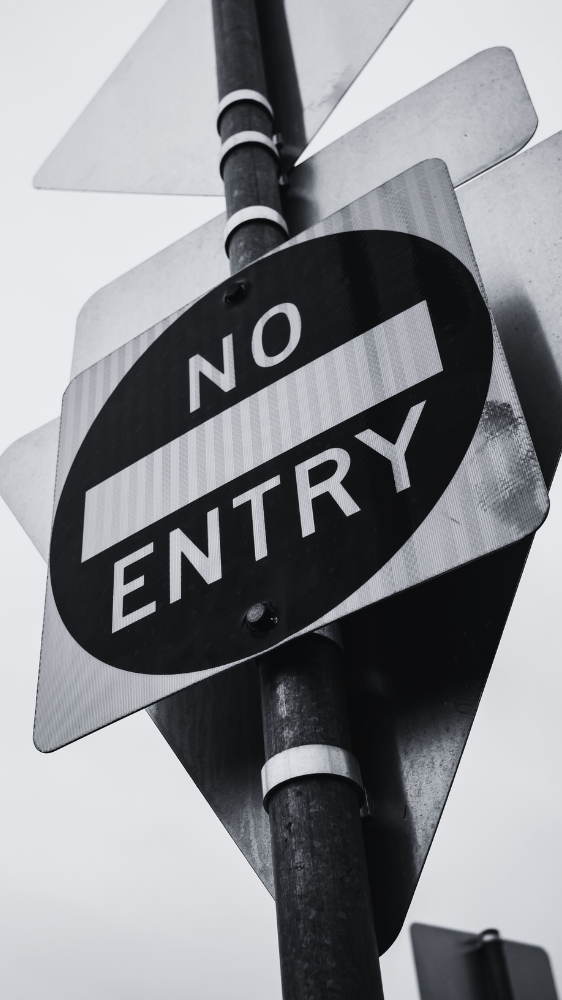 Panneau "No entry" - ©Sonny Sixteen via Pexels