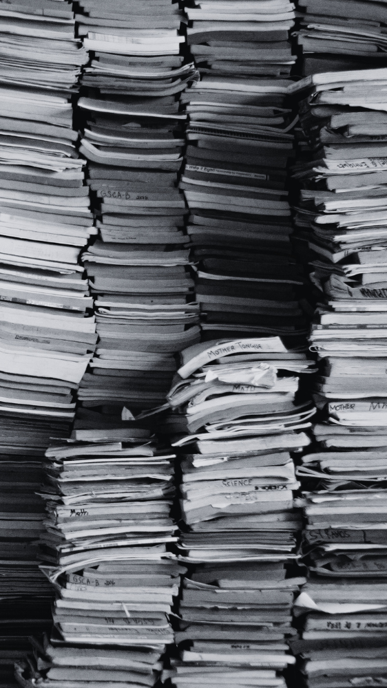 Un immense tas de livres - ©Nothing Ahead via Pexels