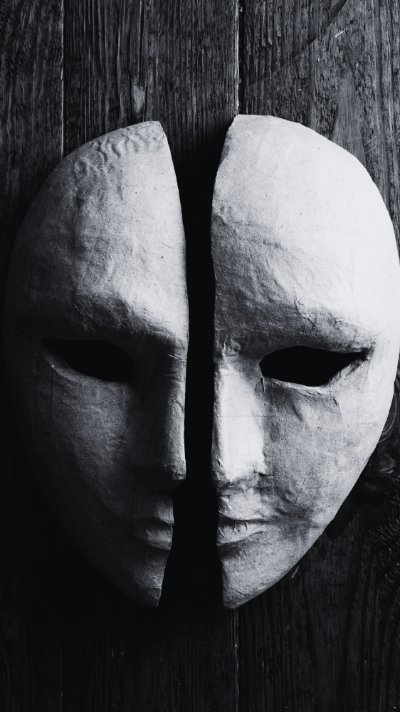 Masque coupé en deux - ©artcasta via Getty Images