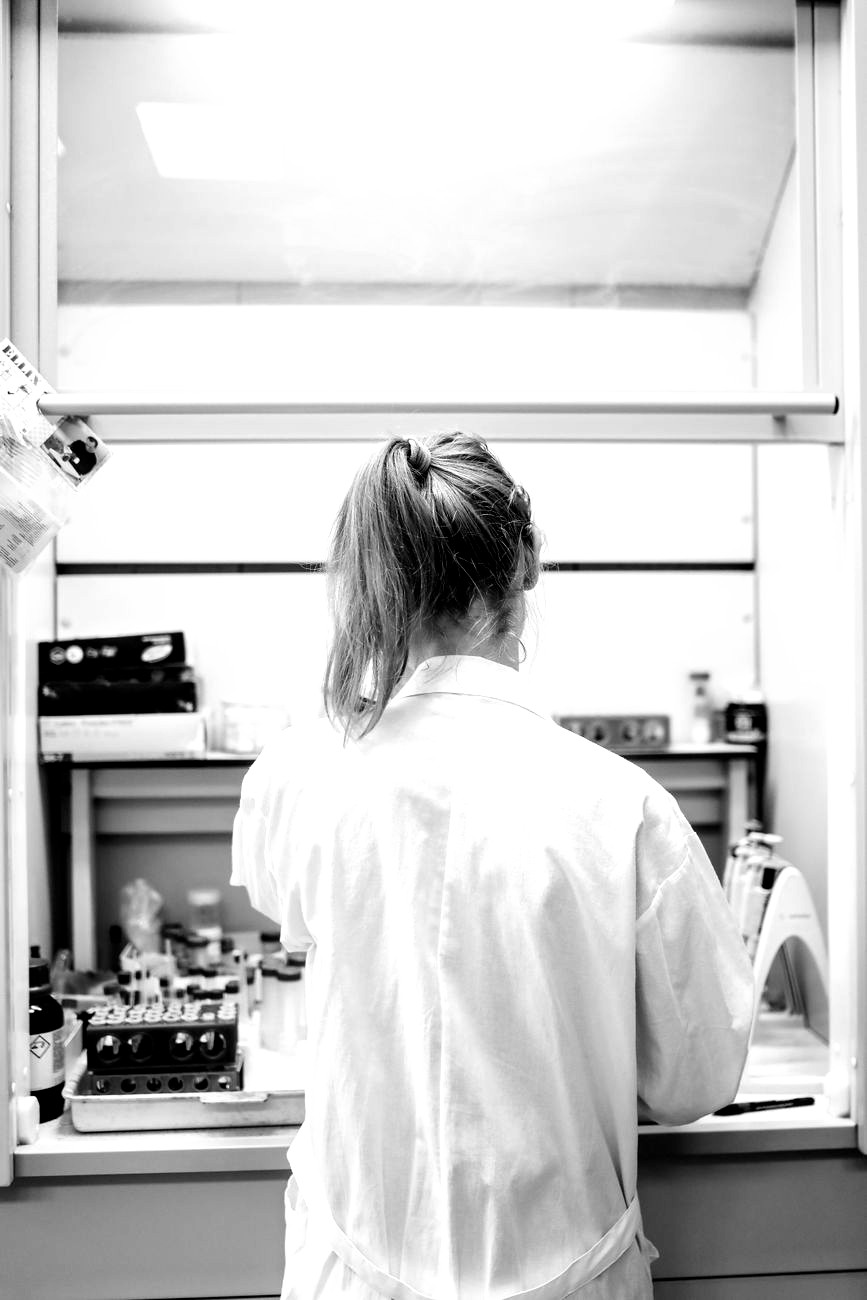 Image d'une scientifique