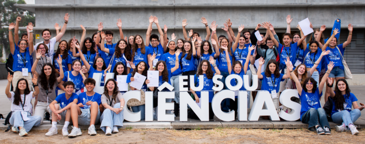 Fotografia de grupo de participantes na edição de 2025 do Verão na ULisboa