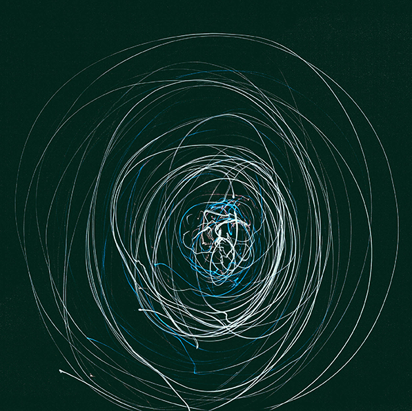 Feixes de luzes (fonte: Unsplash - Gertrūda Valasevičiūtė)