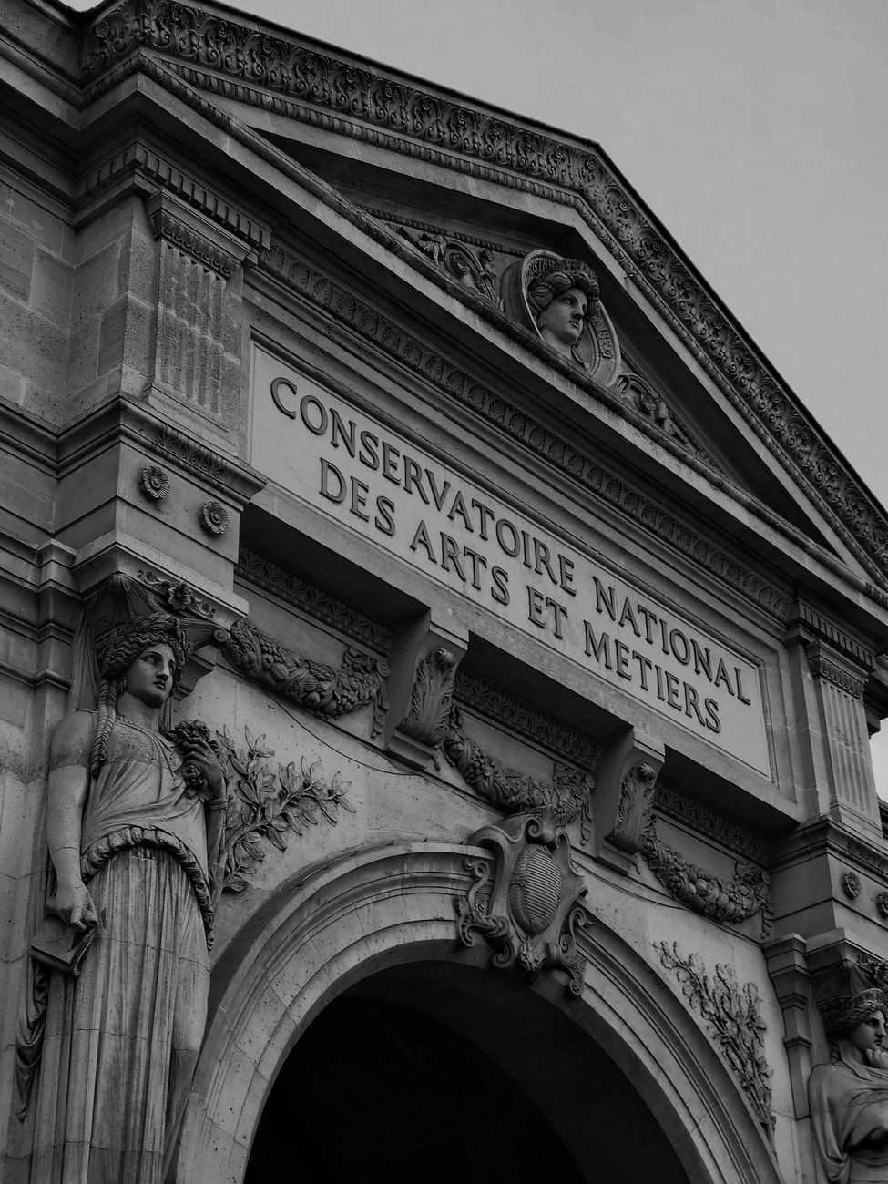 Fronton du Conservatoire national des arts et métiers 