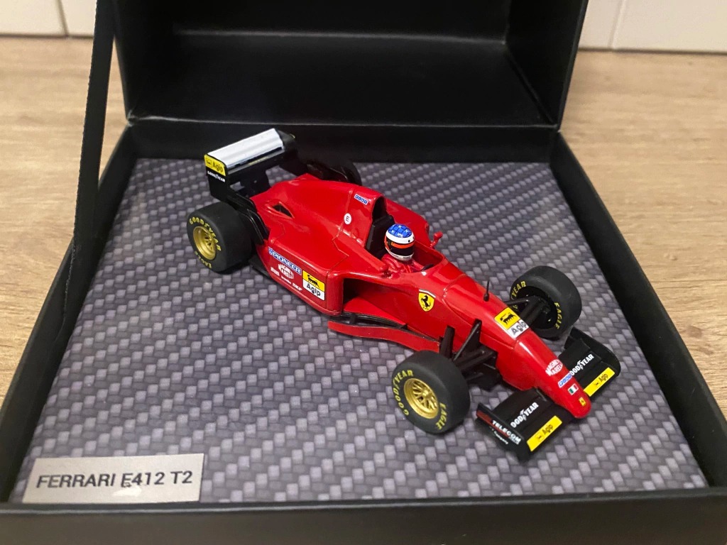 Miniatura Ferrari 412T2 Teste 1995 escala 1:43 - Michael Schumacher