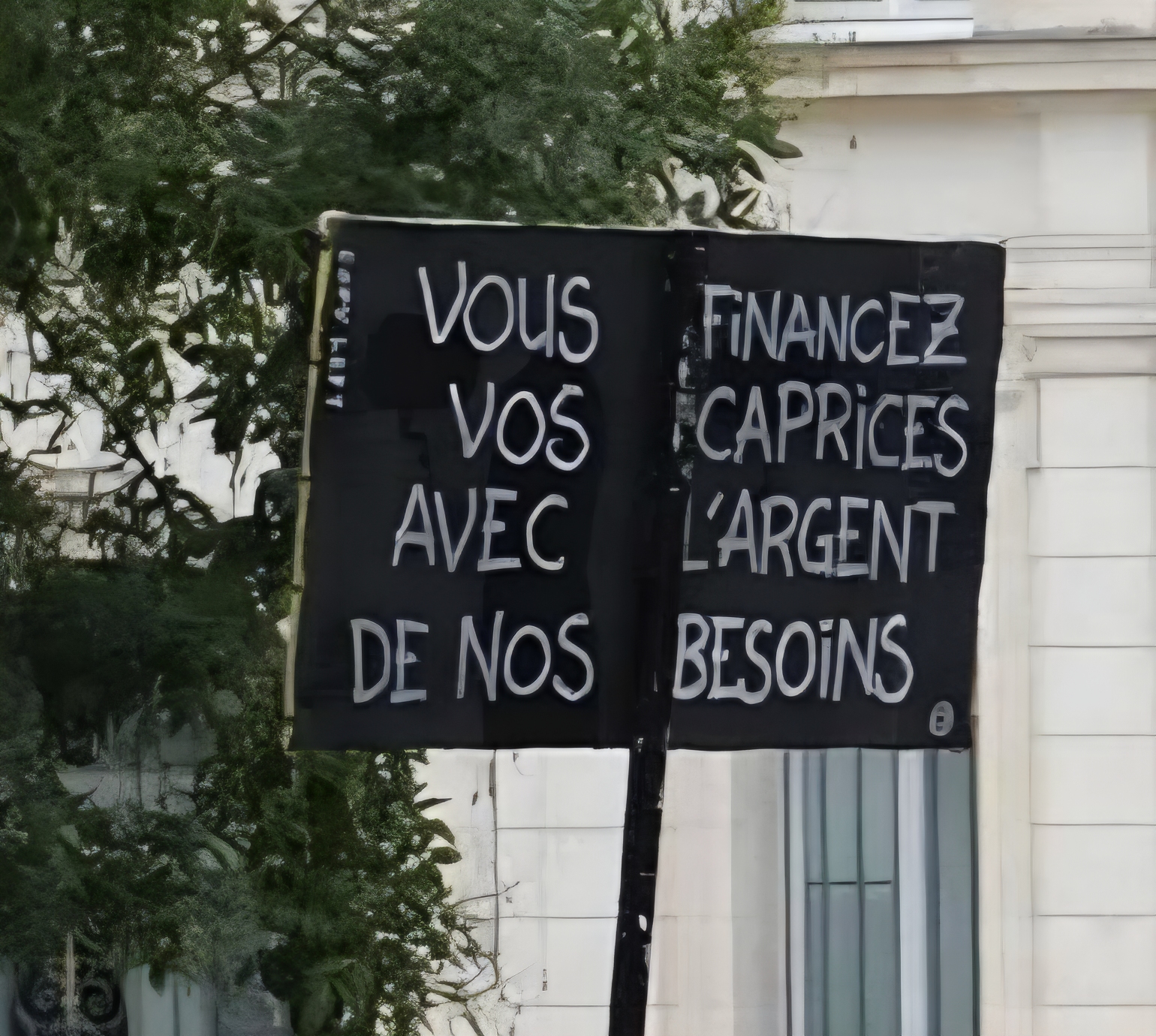 Selfie à l'assemblée des femmes au siège du parti communiste français