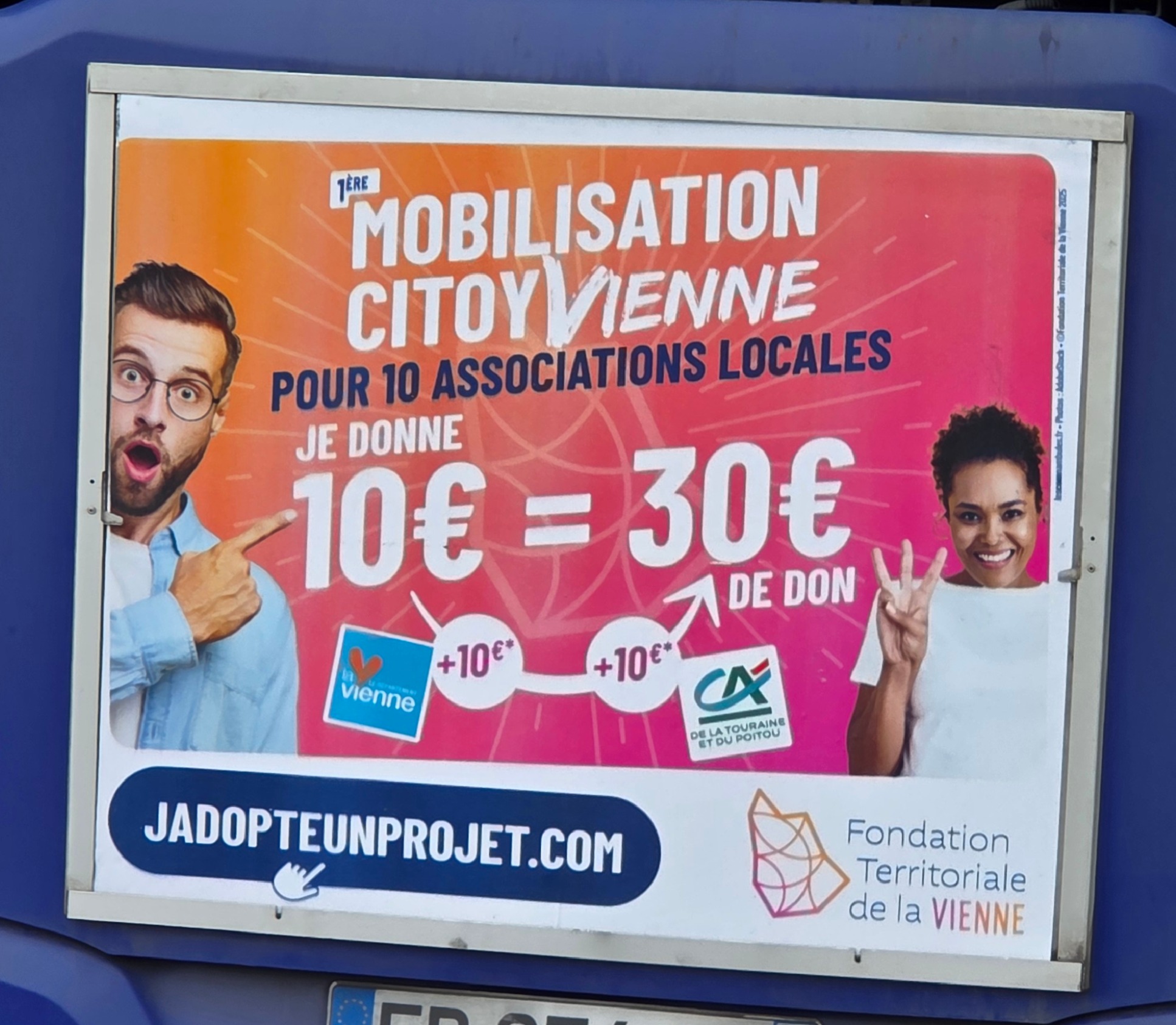 Selfie à l'assemblée des femmes au siège du parti communiste français