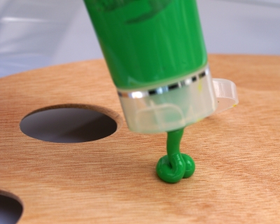 Grüne Farbtube