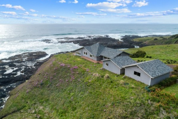 Drone photograph of an Oregon coastal property