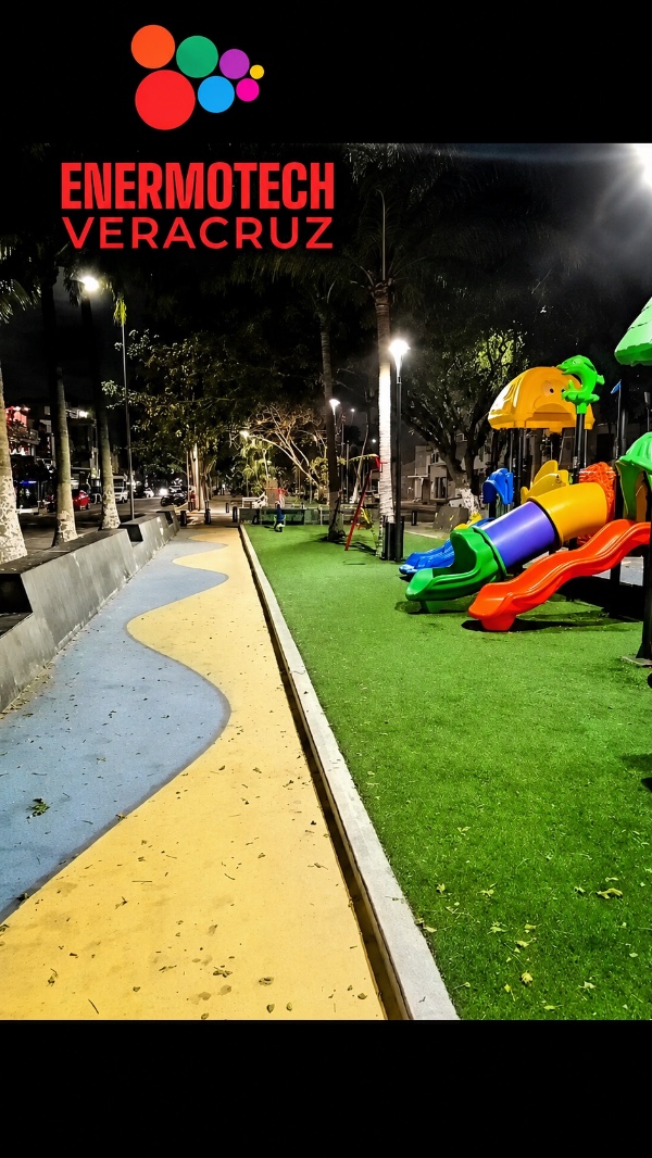 Rehabilitación del alumbrado público en el camellón central de Paseo José Martí en Veracruz